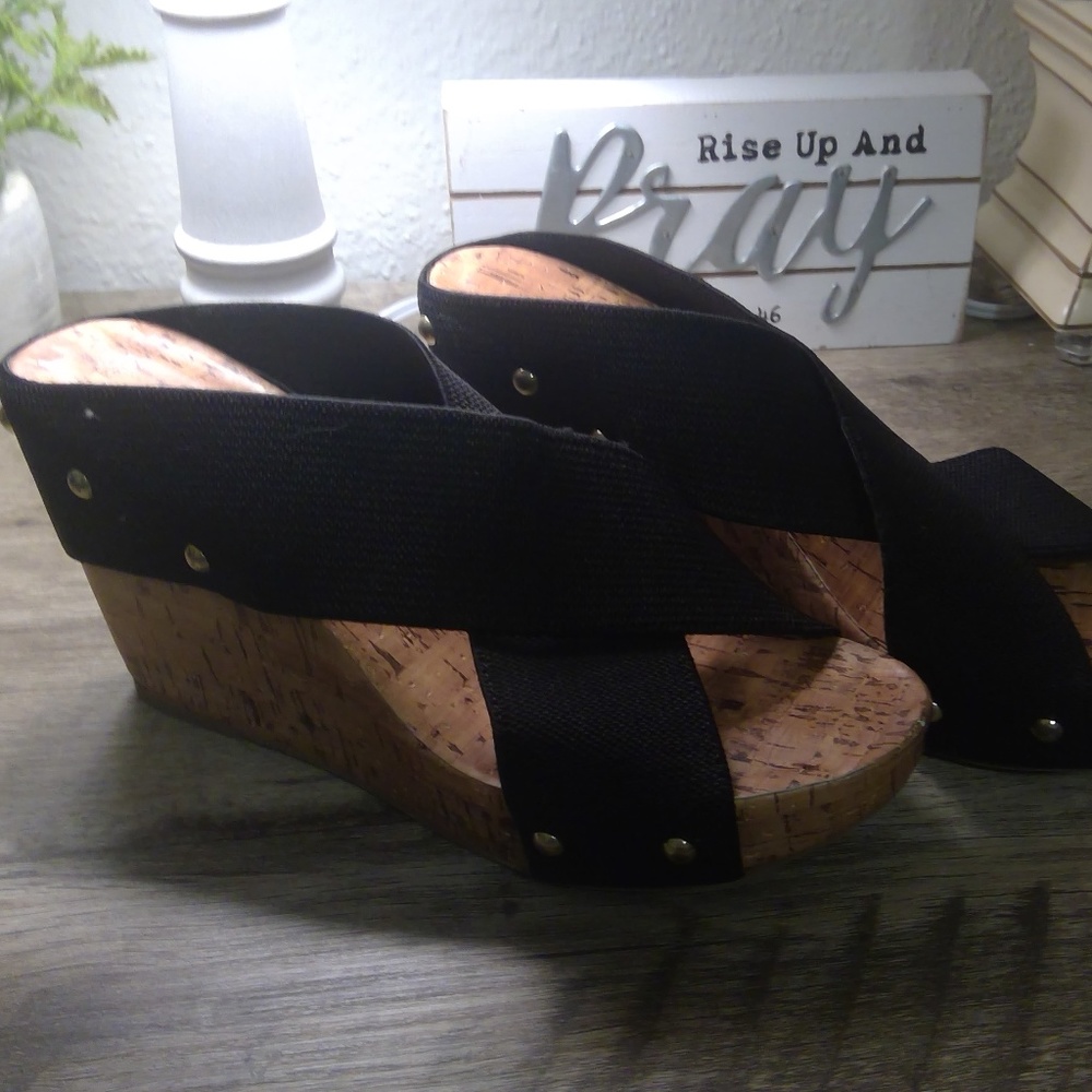 Wedges Size 7.5 - Picture 2 of 2